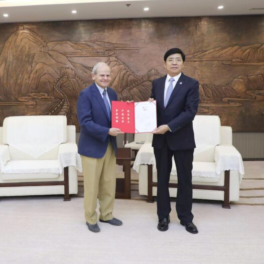 El Catedrático Javier Llorca, nombrado Profesor Honorario de Yanshan University en China