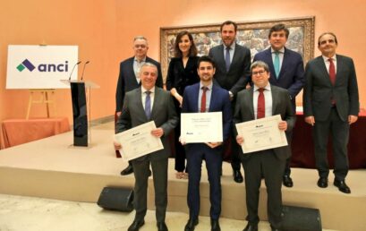 Rubén Muñoz Pavón recoge el Premio ANCI de manos de Oscar Puente, Ministro de Transporte y Movilidad Sostenible