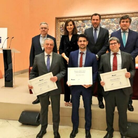 Rubén Muñoz Pavón recoge el Premio ANCI de manos de Oscar Puente, Ministro de Transporte y Movilidad Sostenible
