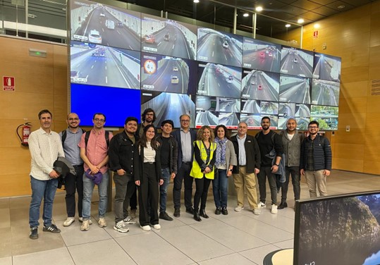 Visita educativa a la M-30: Los alumnos del Máster Universitario en Planificación y Gestión de Infraestructuras descubren la gestión de la principal vía de Madrid