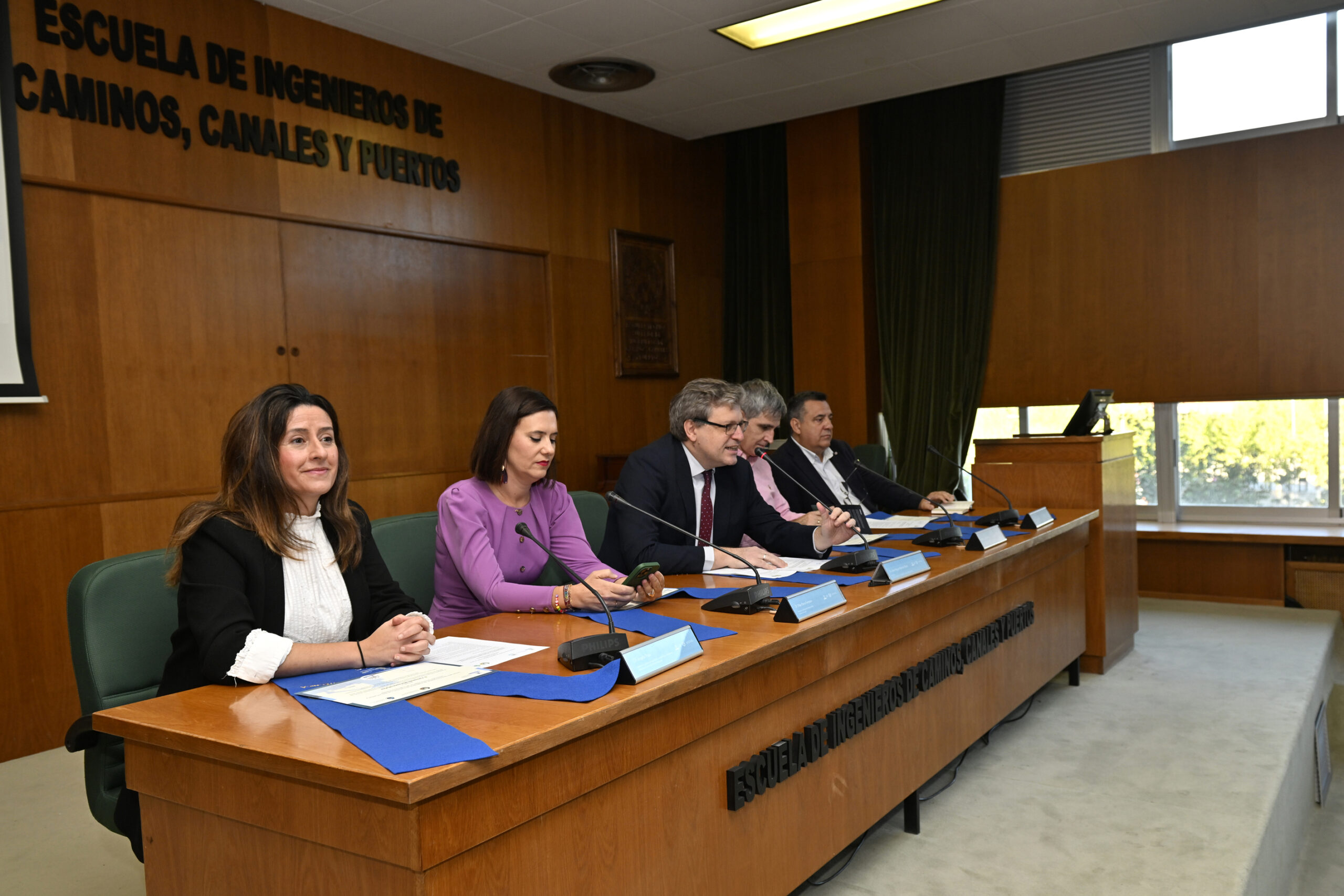 La segunda edición del Máster en Negocio Marítimo Portuario e Innovación de la UPM fue oficialmente presentada