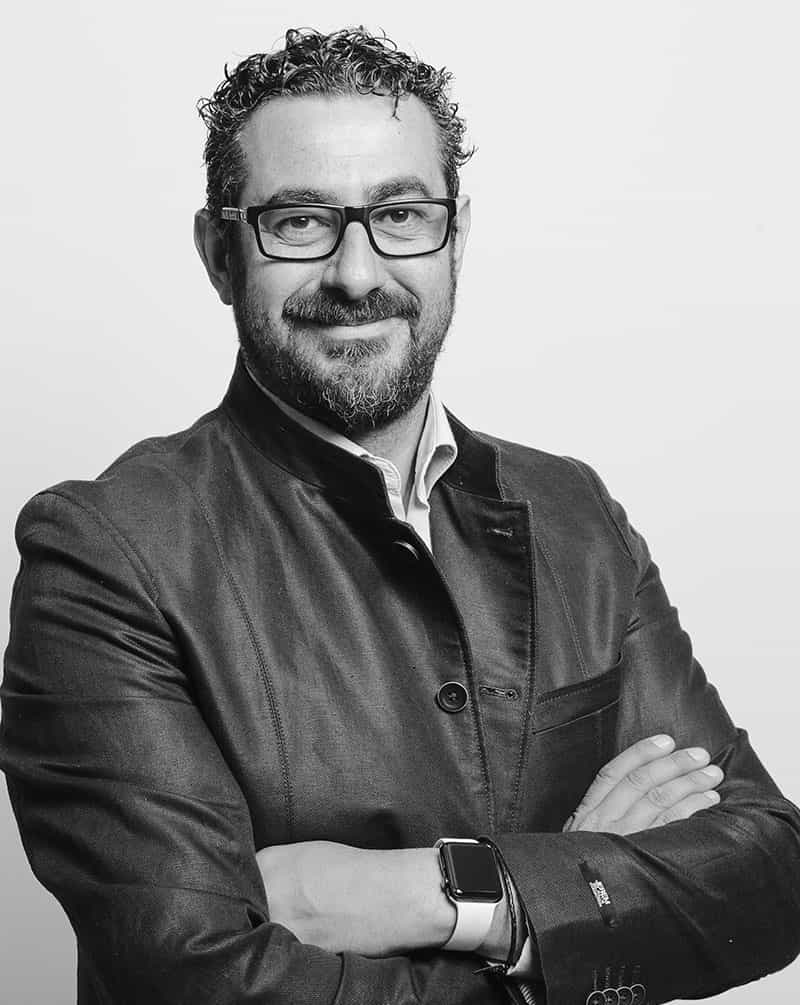 Ingenieros sociales: liderando desde el binomio tecnología-persona Ingenieros sociales: liderando desde el binomio tecnología-persona